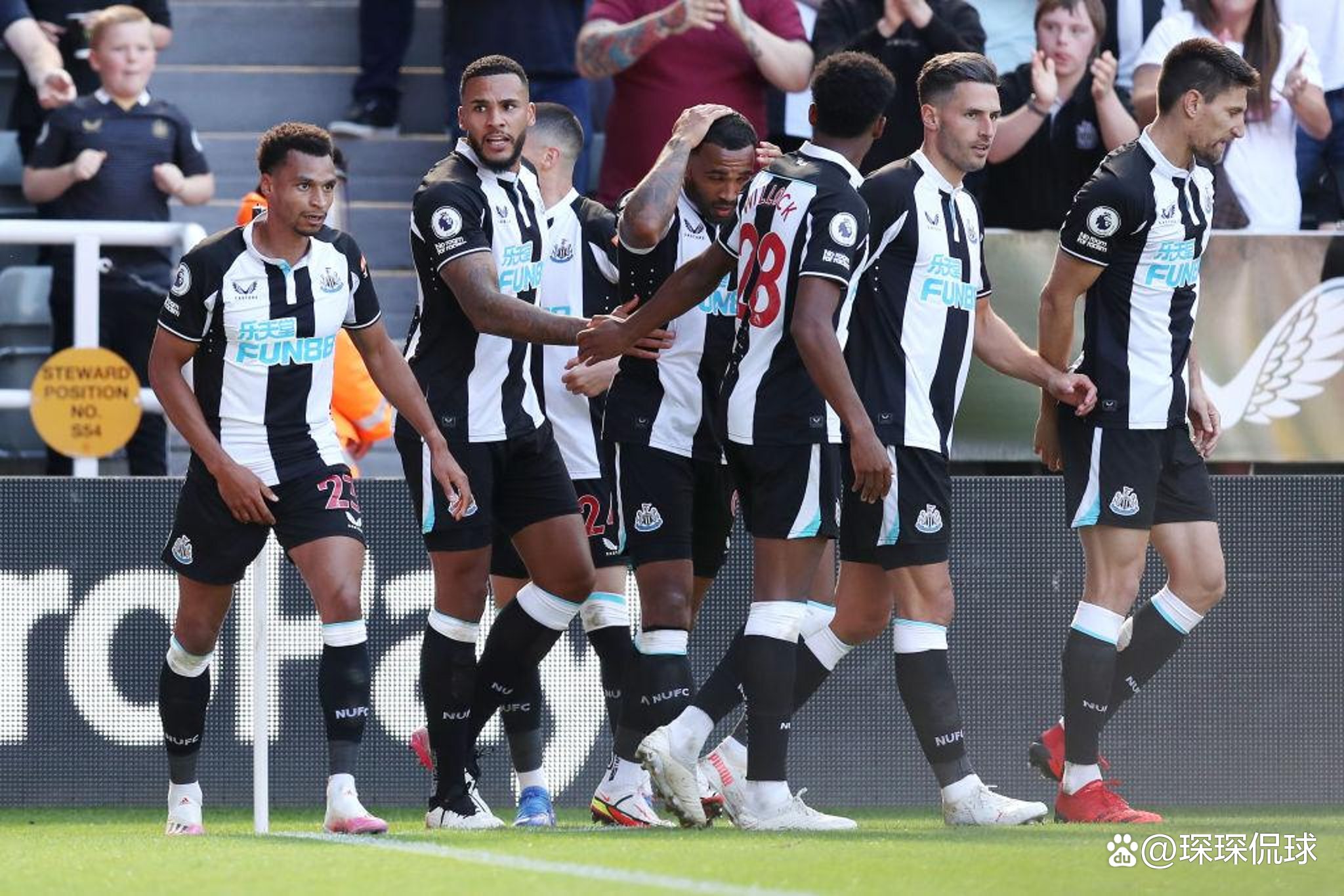 欧博-包含赛地聚焦——欧冠今晚热度飙升，费城76人临场应变，赛场秩序良好，轮换策略成焦点的词条